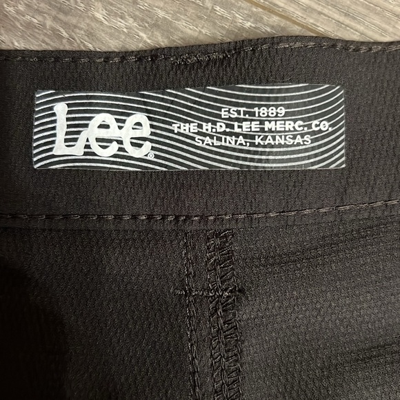 Lee Cargo Shorts Men’s Size 33 Lightweight Flat Front Polyester 10.5” Inseam - Picture 4 of 12